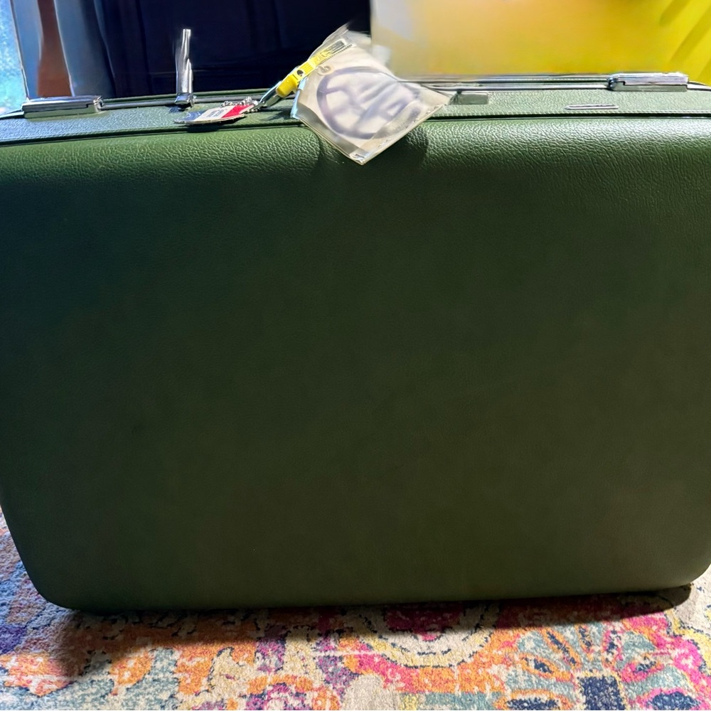 American Tourister 3 piece AMELIA EARNHART TIARA GREEN hard shell luggage set